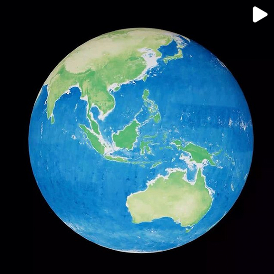 
2021年4月22日インスタ投稿　地球の全球動画（しずく）											