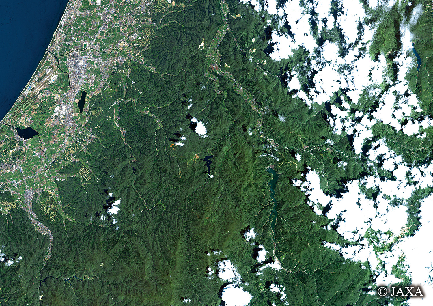 だいちから見た日本の都市 石川県小松市周辺:衛星画像